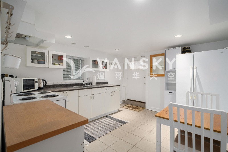 240918221407_PG downstairs 3.jpeg